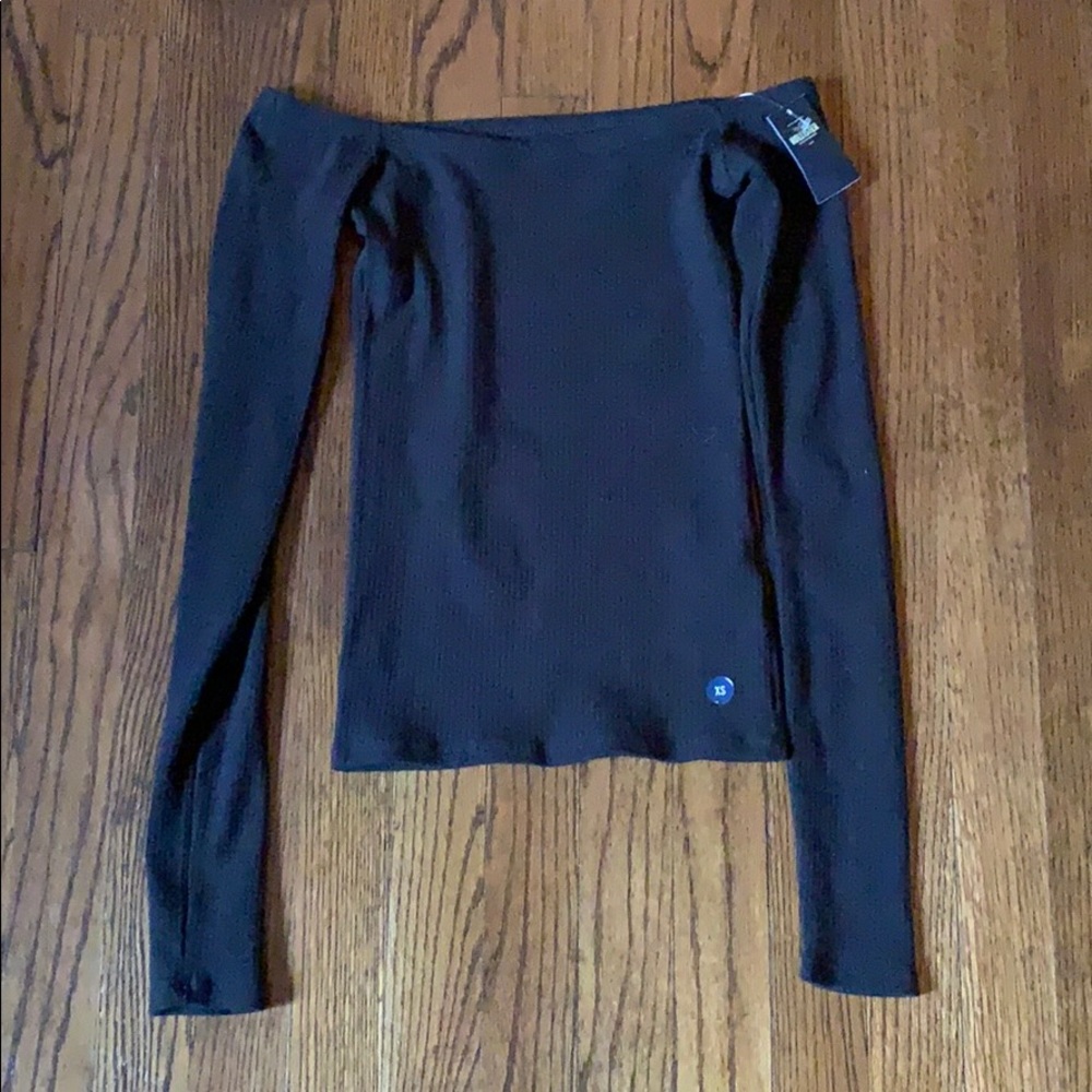 Hollister black top